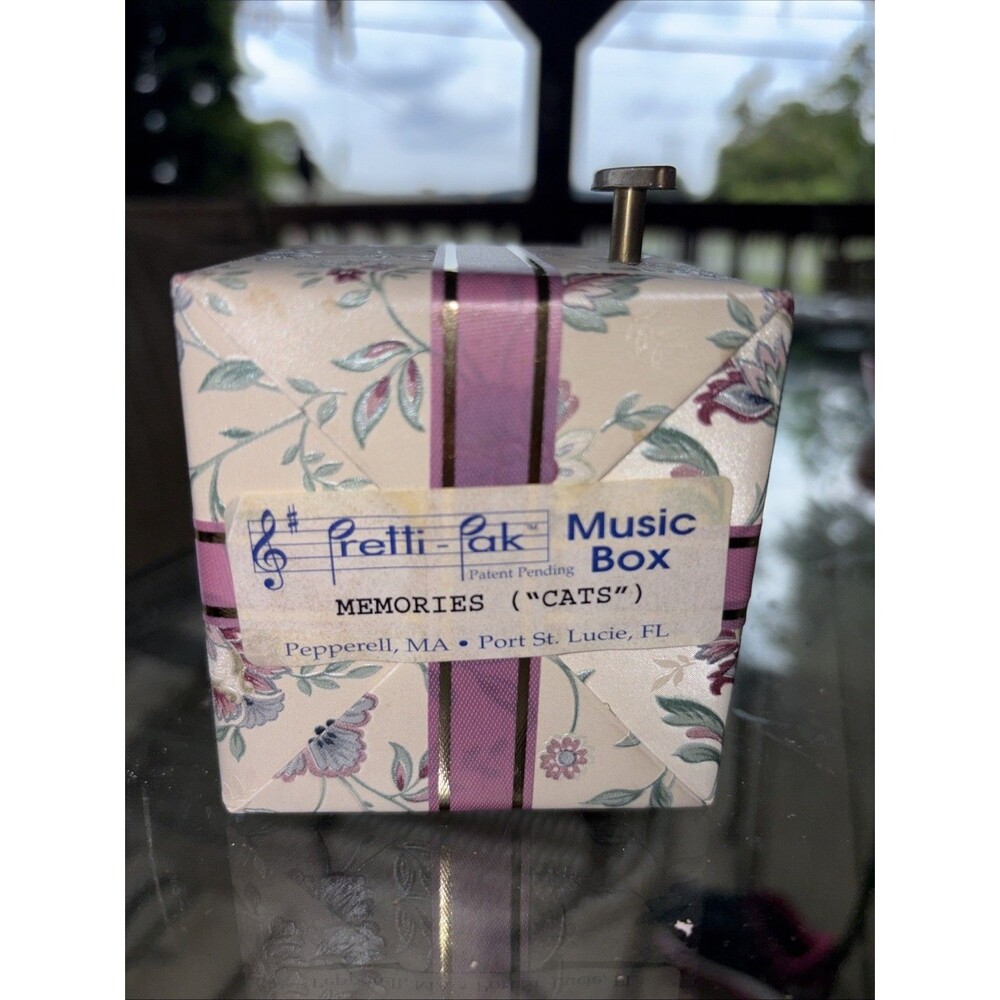 Pretti Pak Music Box Wrapped Package Song "Memories" ( Cats )